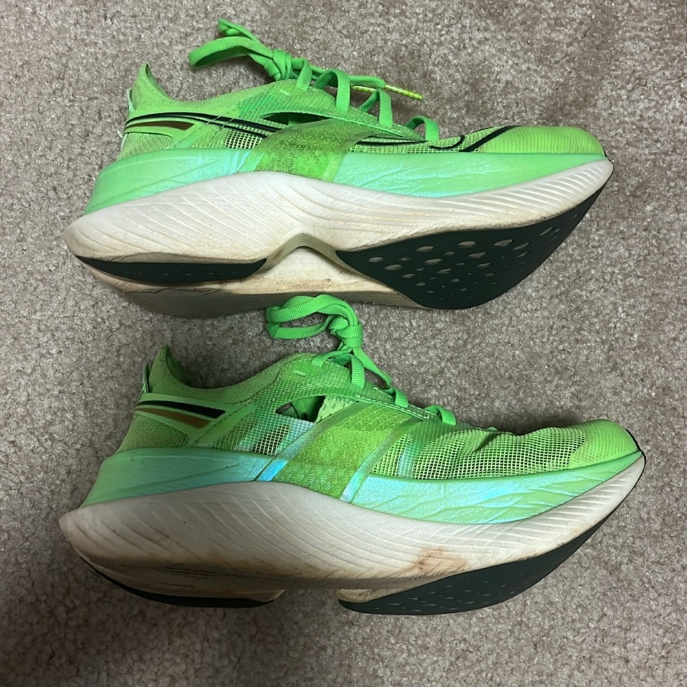 Women's Saucony Endorphin Elite Super Shoe Size 7.5 - Picture 3 of 6